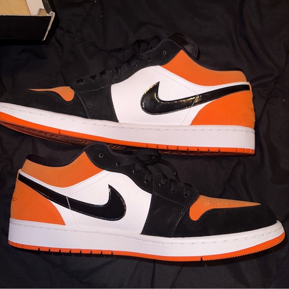 Jordan 1 low Shattered Backboard New Tried on Once main image 10